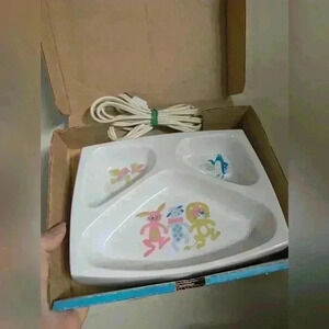 Vintage hot and cold electric  feeding pet dish